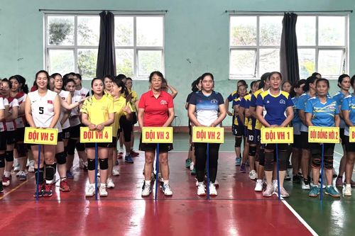 Giải bóng chuyền hơi nữ truyền thống cựu chiến binh Quân khu Trị Thiên