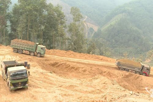 Huy động nhân lực, máy móc đẩy nhanh tiến độ thi công cao tốc Chợ Mới – Bắc Kạn