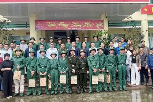 Sẵn sàng lên đường thực hiện nghĩa vụ Công an nhân dân