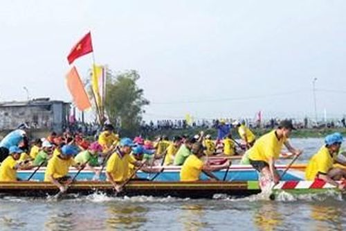 Chấn chỉnh hành vi phản cảm tại các giải đua ghe