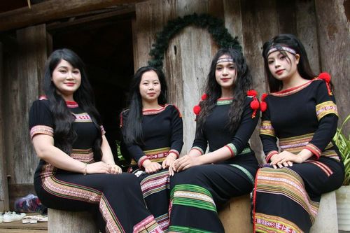 Sức sống mới cho thổ cẩm Ê Đê