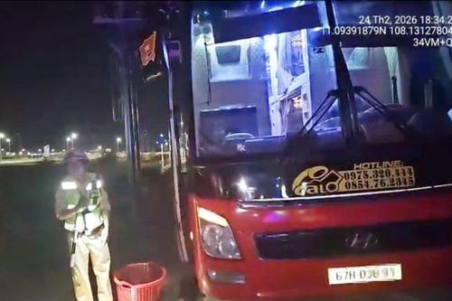Nhồi nhét khách, bị xử phạt nặng nhưng vẫn vi phạm, vì sao?