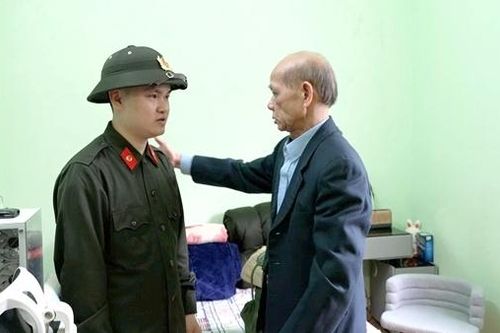 Lạng Sơn: Nhiều thanh niên viết đơn tình nguyện tham gia nghĩa vụ Công an nhân dân