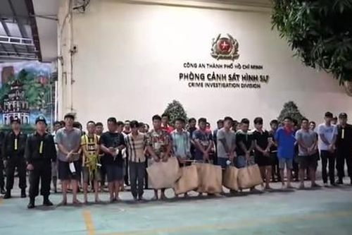 TPHCM: Hơn 100 cảnh sát vây ráp, đột kích triệt phá trường gà quy mô lớn