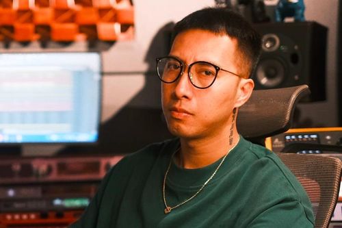 Nam ca sĩ Việt mất giọng 2 năm, bất lực cầu cứu khán giả