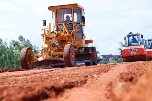 'Nhịp người, nhịp máy' hối hả trên công trường cao tốc 44.000 tỷ đồng ở Gia Lai