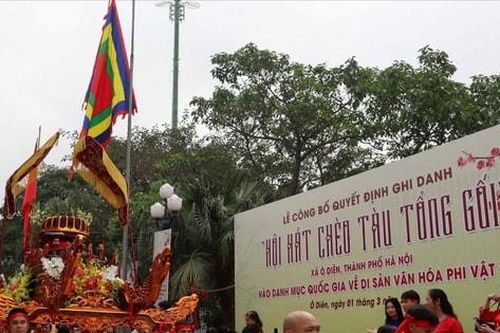 Náo nức 'Hội hát chèo tàu Tổng Gối' xã Ô Diên
