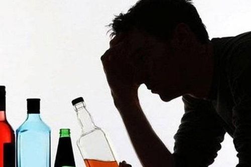Biến chứng nguy hiểm do lạm dụng rượu kéo dài