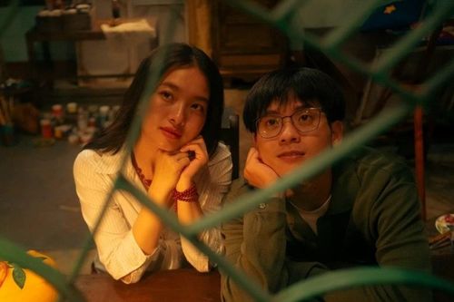 Cảm Ơn Người Đã Thức Cùng Tôi: Điều kỳ diệu ở phòng vé Việt trong tháng 3