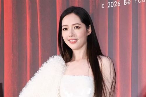 Ồn ào sau vụ trùm giải trí Hong Kong giao hết tài sản cho con dâu