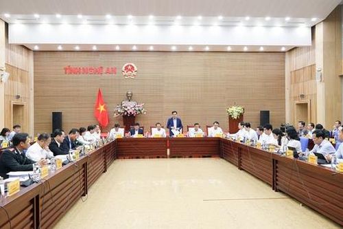 Tập trung giải quyết thủ tục đất đai; sắp xếp tổ chức bộ máy, đơn vị sự nghiệp