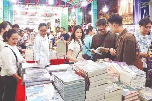 Lan tỏa văn hóa đọc từ đổi mới lễ hội sách