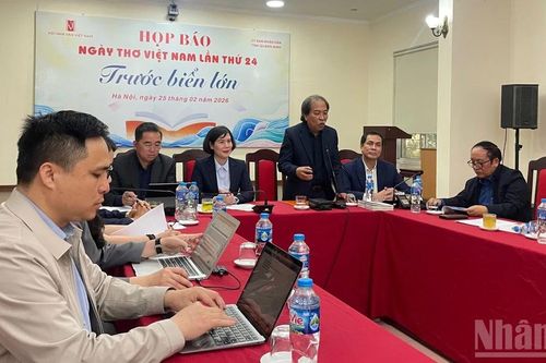 Đưa thơ đến với đông đảo công chúng cả nước
