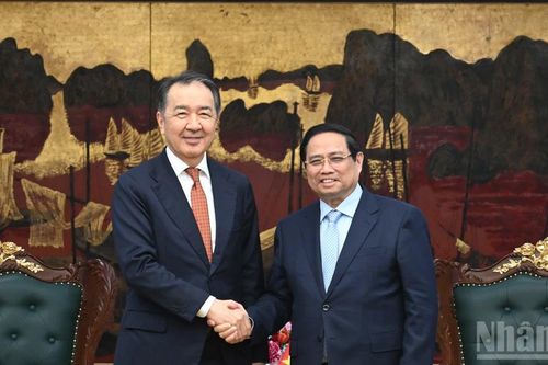 Thủ tướng Phạm Minh Chính tiếp Chủ tịch Hội đồng Ủy ban Kinh tế Á-Âu Bakytzhan Sagintayev