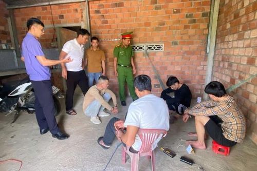 'Đập đá' lúc nửa đêm