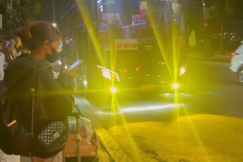 Công an Đà Nẵng xử lý xe khách 38 chỗ 'nhồi nhét' 53 người