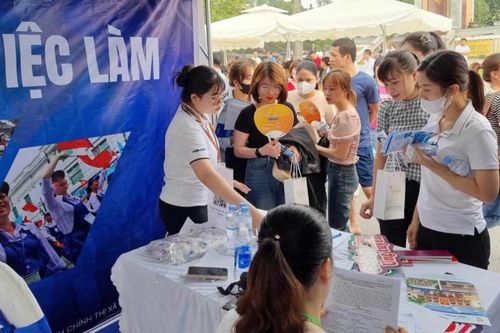 Thị trường lao động việc làm sau Tết: Người lao động cần 'vượt qua chính mình'