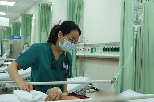 Số ca nghi ngộ độc sau khi ăn bánh mì ở TPHCM tiếp tục tăng