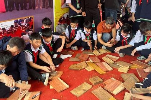 'Tinh hoa đồ gỗ Thư Lâm' - Điểm hẹn văn hóa làng nghề những ngày đầu xuân