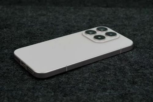 Xiaomi 17 ra mắt tại Việt Nam, giá 26,99 triệu đồng, so kè với iPhone 17