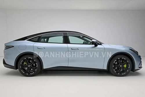 Xe sedan hạng D công suất 272 mã lực, trang bị tiên tiến, giá gần 450 triệu đồng