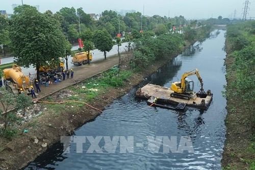 Hà Nội làm sạch sông hồ: Lá chắn chống ngập mùa mưa 2026