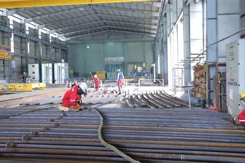 'Vào guồng' nhịp sản xuất