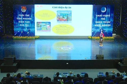 Những 'đóa hoa' nở giữa ngàn mây (Bài 1): Bước ra từ bản làng
