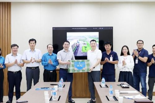 Bắc Ninh: Liên đoàn Lao động tỉnh thăm, động viên doanh nghiệp, công nhân lao động tại Khu công nghiệp Yên Lư