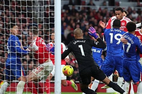Arsenal hạ Chelsea 2-1: Vũ khí phạt góc và bước ngoặt thẻ đỏ tại Emirates