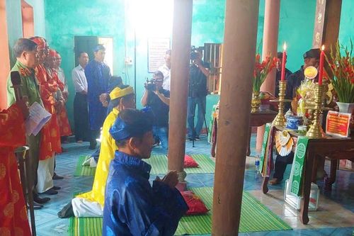Sôi nổi lễ hội truyền thống làng Tiên Châu
