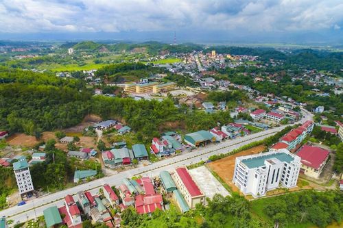 Phân luồng giao thông phục vụ giải thể thao 'Về miền Hoa Ban'