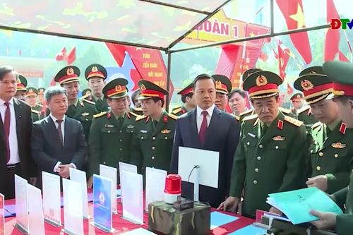 Thứ trưởng Bộ Quốc phòng dự lễ ra quân huấn luyện năm 2026 tại Trung đoàn 82