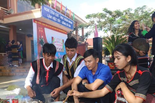 Ước mơ 'gieo chữ ' của H'Phuối