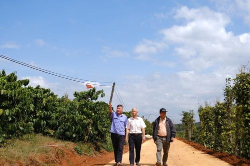 Người dân Liên Hà 1 đồng thuận hiến đất làm đường