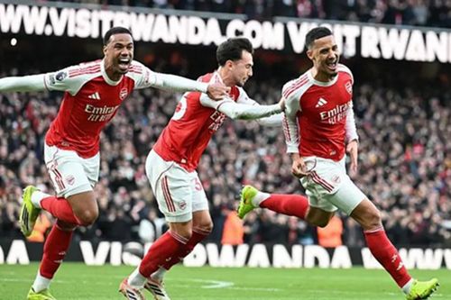 Arsenal hạ Chelsea 2-1: Vũ khí phạt góc đưa Pháo thủ tiến gần ngôi vương Ngoại hạng Anh