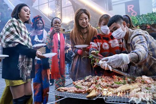 An toàn thực phẩm mùa lễ hội: Không thể 'tặc lưỡi' cho qua