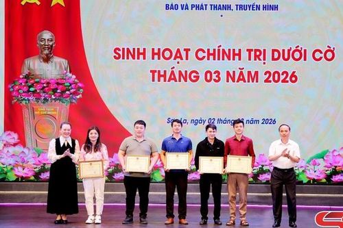 Báo và Phát thanh, truyền hình Sơn La sinh hoạt chính trị dưới cờ tháng 3