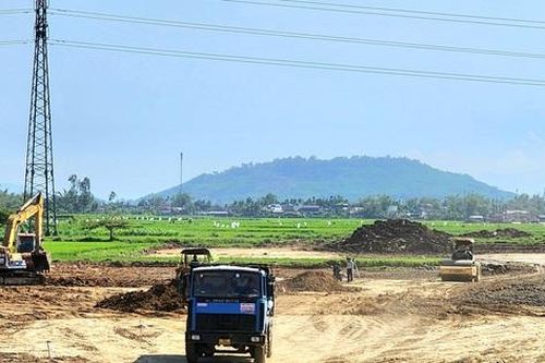Quảng Ngãi: Mặt bằng xôi đỗ, dự án đường 3.500 tỷ đồng triển khai ì ạch