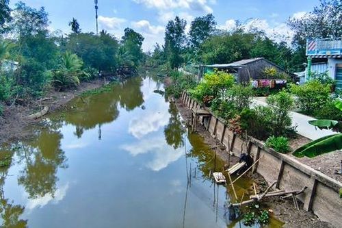 Cà Mau: 13 điểm sạt lở đất, nguy cơ chia cắt đường giao thông