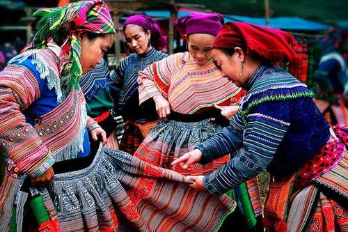 Điện Biên: Giữ hồn thổ cẩm truyền thống dân tộc Mông