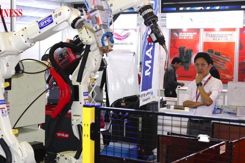 Ứng dụng AI trong doanh nghiệp: Bao giờ mới 'bén rễ'?