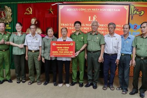 Hội Cựu Công an nhân dân Việt Nam hỗ trợ 1,8 tỷ đồng xây nhà nghĩa tình tại Vĩnh Long