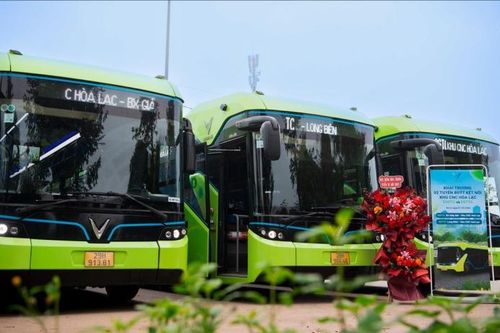 Mở hai tuyến buýt tăng cường đến Khu công nghệ cao Hòa Lạc