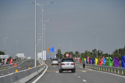 Đồng Tháp đề xuất hỗ trợ hơn 443 tỷ đồng hoàn thiện đường gom dọc tuyến Cao Lãnh - Lộ Tẻ