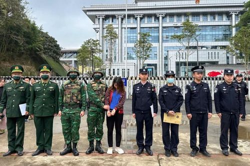 Phát hiện, bắt giữ 1 đối tượng bị truy nã khi tiếp nhận các công dân Việt Nam nhập cảnh trái phép do Trung Quốc trao trả