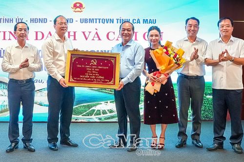 Trao Khánh vàng tri ân Anh hùng Lao động Nguyễn Việt Cường