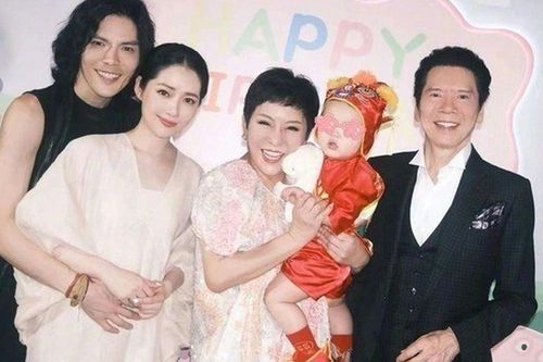 'Ông trùm giải trí' để lại toàn bộ tài sản cho con dâu, phản ứng của 2 con trai ra sao?