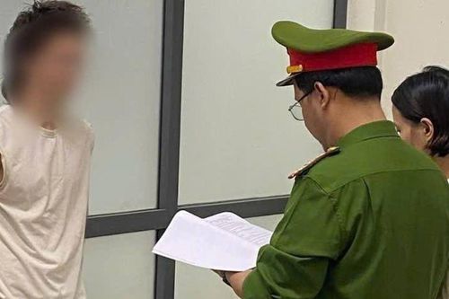 Đấm vào mặt đồng hương, nam thanh niên người Nga bị khởi tố