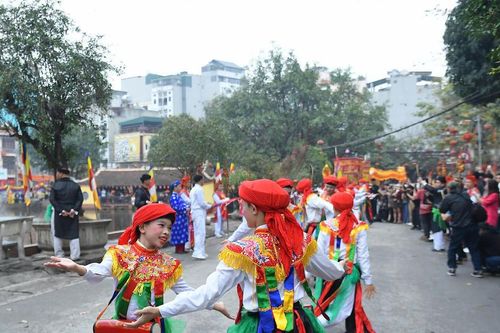 Nhịp trống bồng giữa lòng phố thị